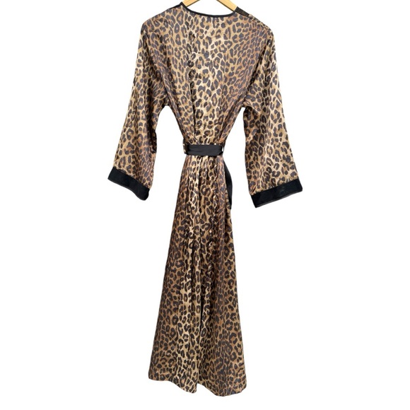 Jones New York - Satin Cheetah Robe - Size L/XL - Picture 5 of 9